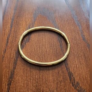 Elegant Gold Bangle Bracelet